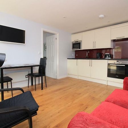 Beautiful Modern Apartment In Bath Kültér fotó
